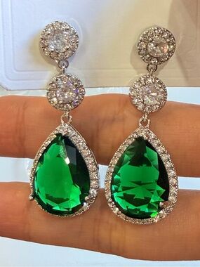 Green Teardrop Crystal Drop Earrings